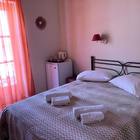 Guesthouse Corali 伊兹拉 外观 照片