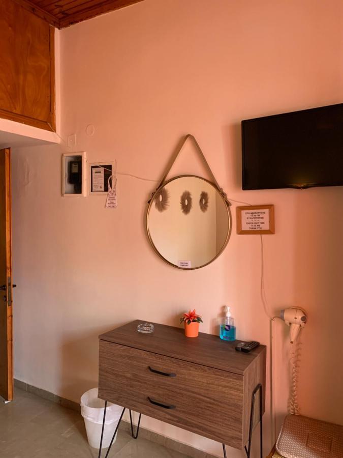 Guesthouse Corali 伊兹拉 外观 照片