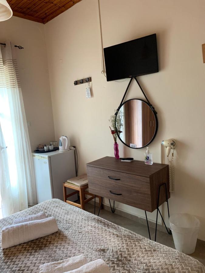 Guesthouse Corali 伊兹拉 外观 照片