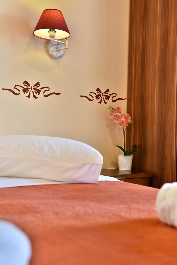 Guesthouse Corali 伊兹拉 外观 照片